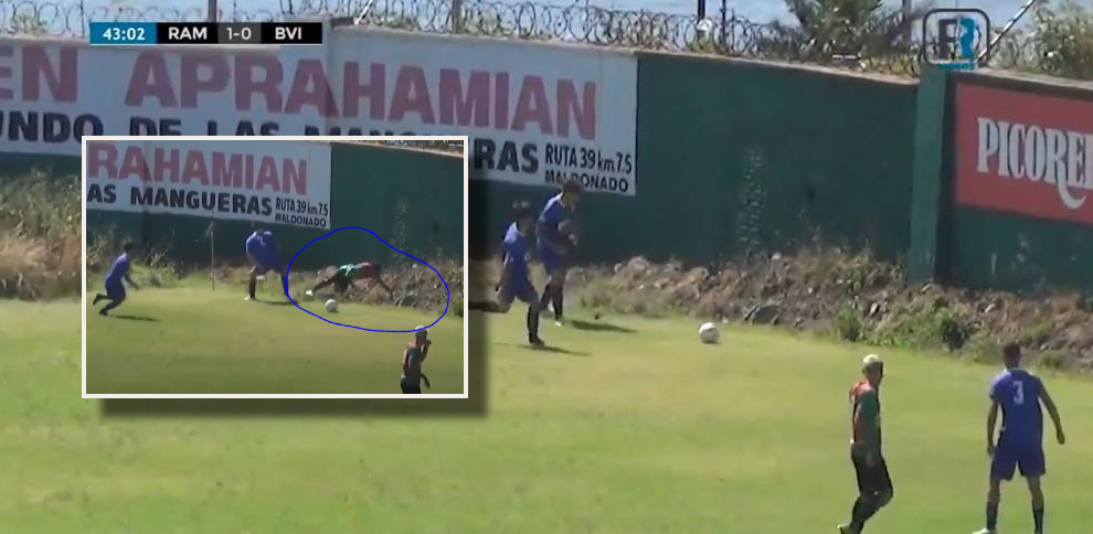 VIDEO/ Ndodh në Uruguaj, lojtari bie në gropë gjatë ndeshjes