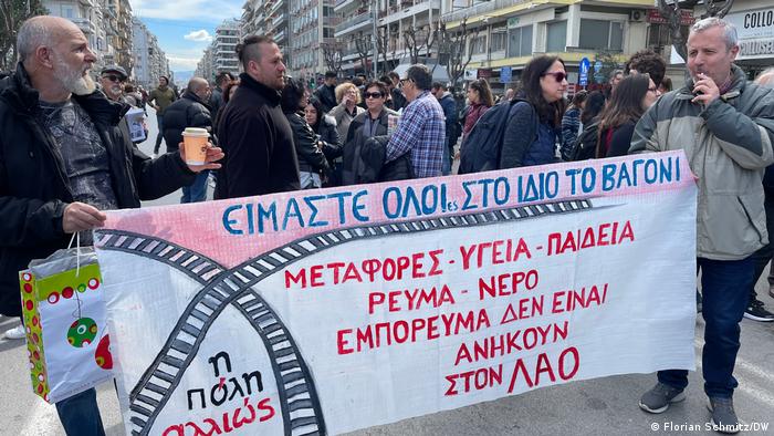 Aksidenti hekurudhor në Greqi/ Indinjim dhe protesta ndaj sistemit politik