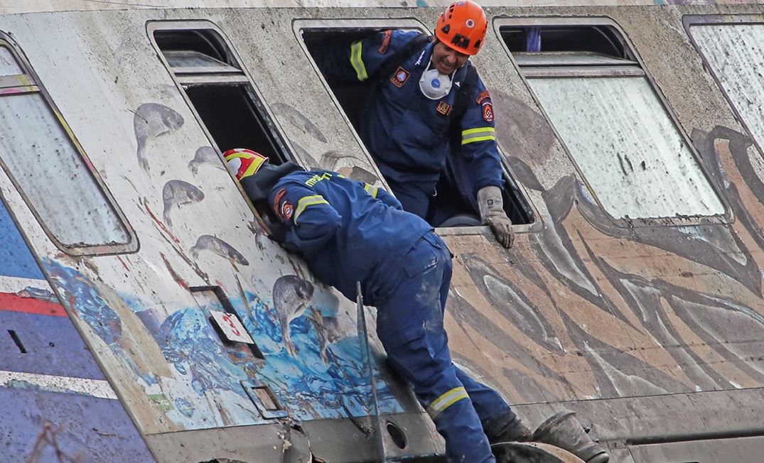 Aksidenti tragjik në Greqi/ Nesër protestë 24 orëshe në Hekurudhë