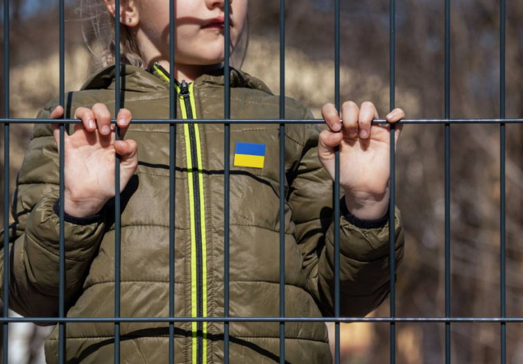 “Ne nuk rrëmbejmë fëmijë”, Moska i kundërpërgjigjet akuzave: Nuk u deportuan, por u zhvendosën brenda Rusisë