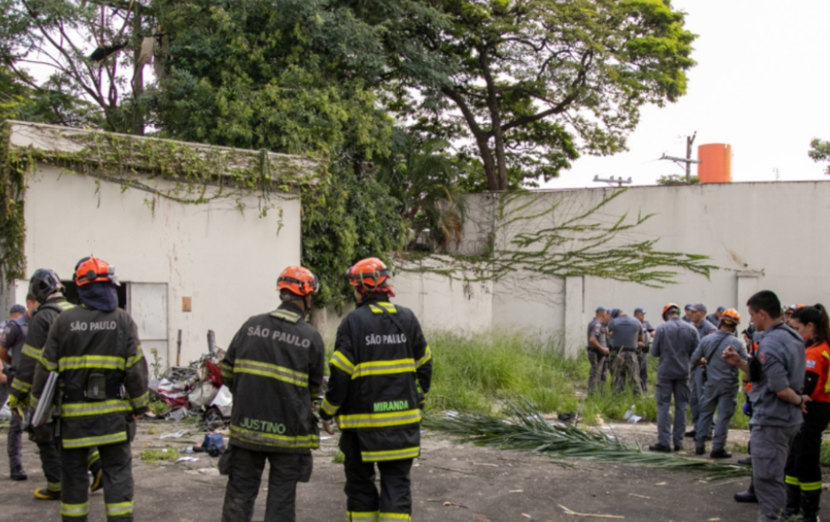 Rrëzohet helikopteri në Brazil, raportohet për 4 të vdekur