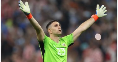 Emi Martinez bën xhestin e veçantë, nxjerr në ankand dorezat e finales për të ndihmuar fëmijët me kancer