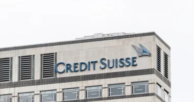 Si tronditi botën kriza e Credit Suisse?