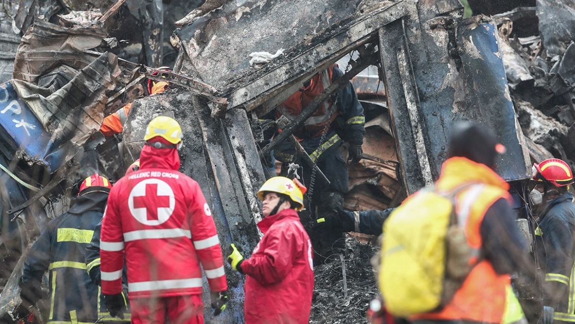 Aksidenti tragjik në Greqi, identifikohen 52 nga 57 viktima deri më tani