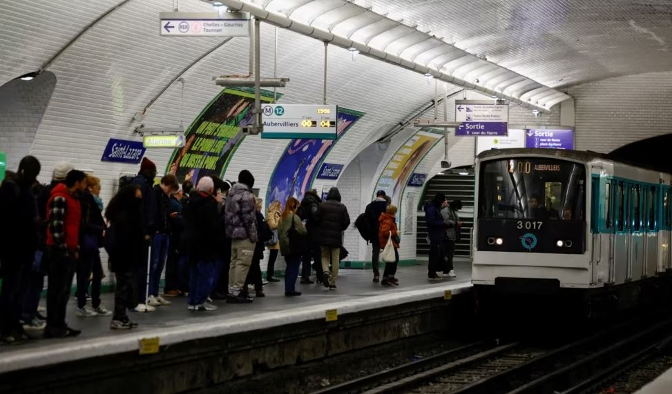 Ndalen trenat në Francë, vazhdojnë protestat kundër reformave në pensione