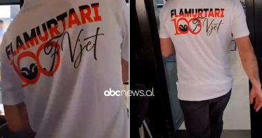 VIDEO/ Flamurtari krenaria e Vlorës, kamarierët i shërbejnë qytetarëve veshur me fanellën e 100-vjetorit