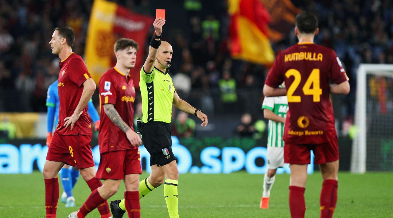 Roma turpërohet nga Sassuolo, Kumbulla “e bën baltë”