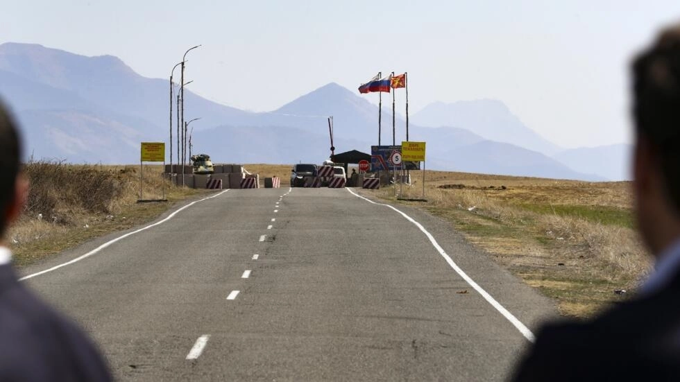 Rusia akuzon Azerbajxhanin për shkelje të marrëveshjes së armëpushimit me Armeninë