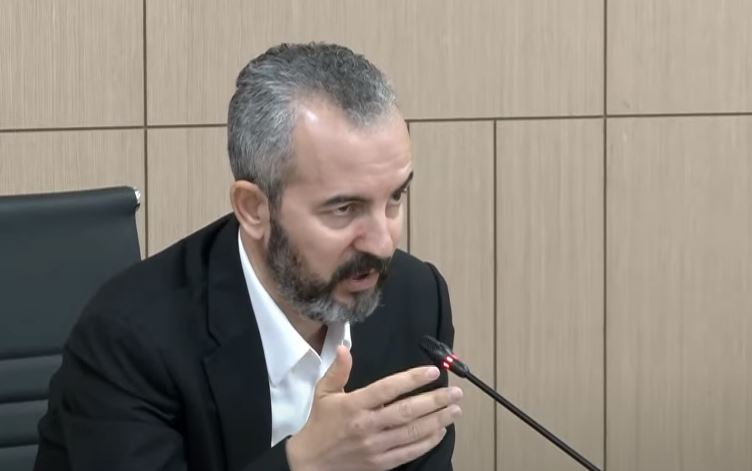 Si do votohet më 14 maj? Celibashi zbulon detaje nga fleta e votimit