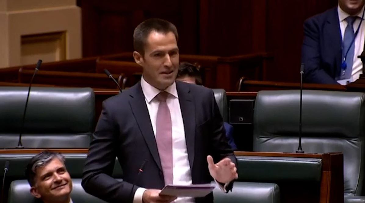 “Ajo tha po”, deputeti australian i propozon partneres në parlament