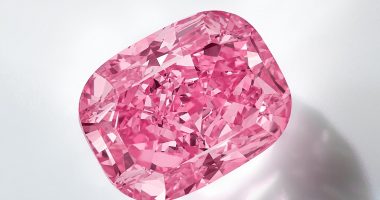 Diamanti rozë “ultra i rrallë” mund të shitet në ankand për më shumë se 35 milionë dollarë
