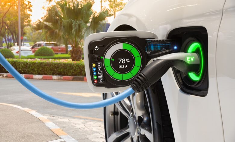BE miraton rregullat për makinat elektrike, pikë karikimi në çdo 60 km