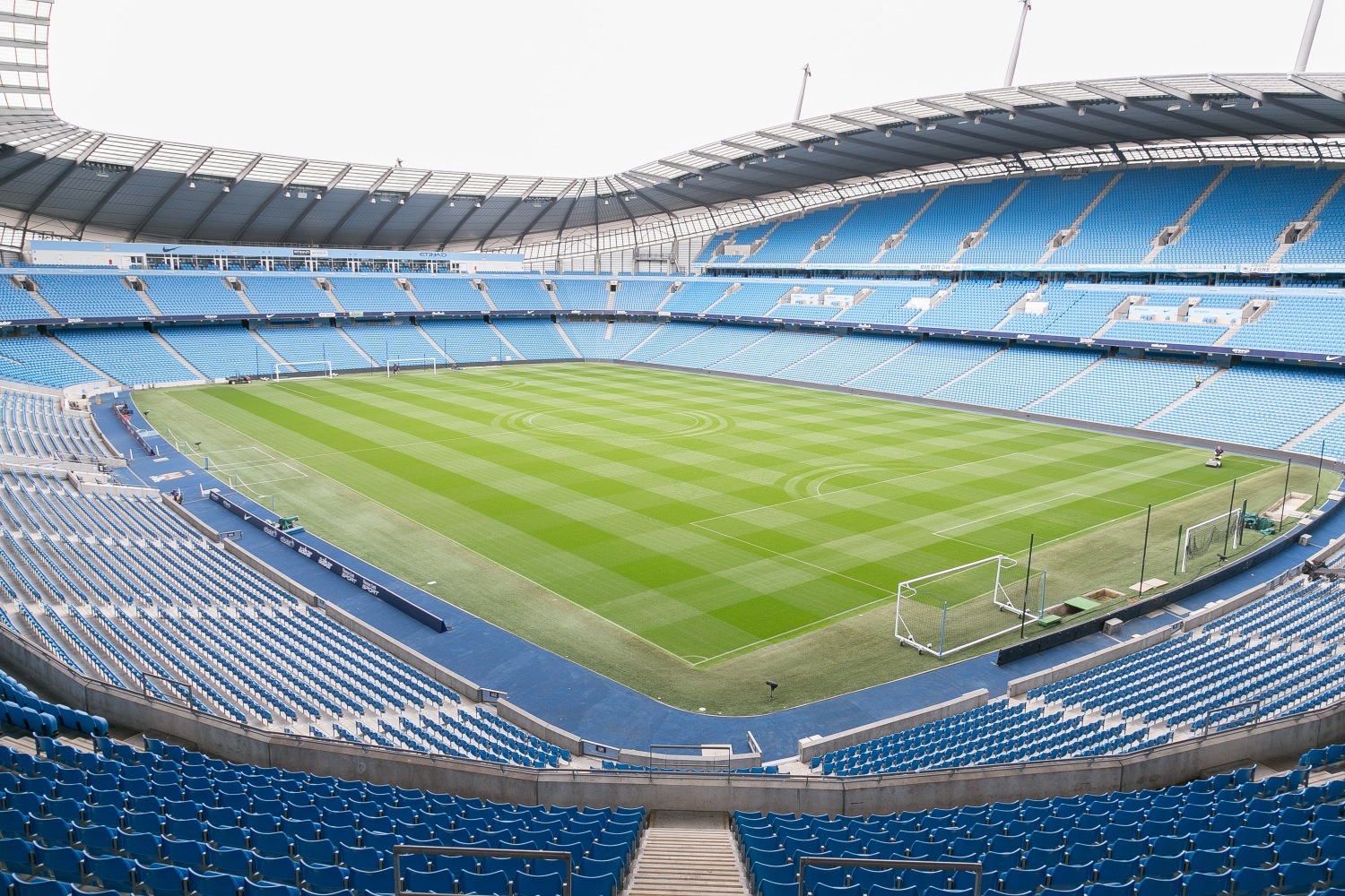Manchester City ka gati 300 milionë paund për të zgjeruar “Etihad Stadium”