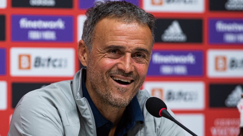 Luis Enrique flet për të ardhmen: Do të doja një “aventurë” në Premier League