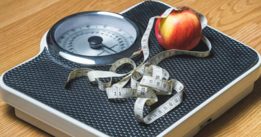 Bëni këtë gjë çdo mëngjes dhe mund të humbni peshë më shpejt, sipas dietologëve