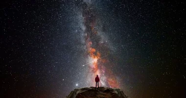 Shkencëtarët po përdorin inteligjencën artificiale për të hedhur dritë mbi krijimin e universit