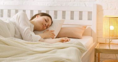 A mund të na ndihmojë të flemë më mirë magnezi?