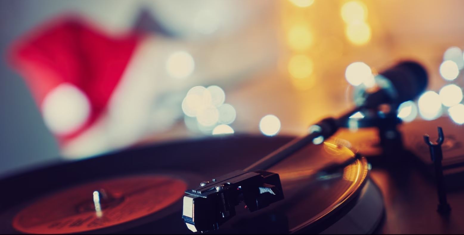 Pllakat e gramafonit shiten më shumë sesa CD-të për herë të parë në dekada