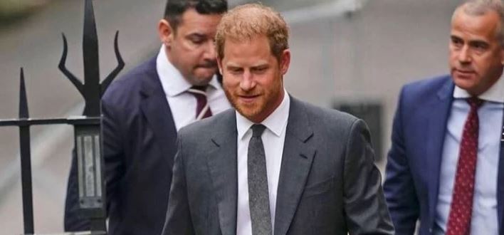 Princi Harry pranon se nuk flet më me miqtë e vjetër, shkak prestigjozja Daily Mail