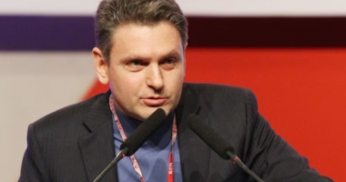 Ish-deputeti bullgar i akuzuar për spiunim, zgjidhet shef i grupit të mbështetur nga Moska