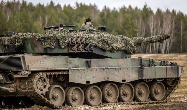 Norvegjia i dërgon Ukrainës tetë tanke ‘Leopard 2’