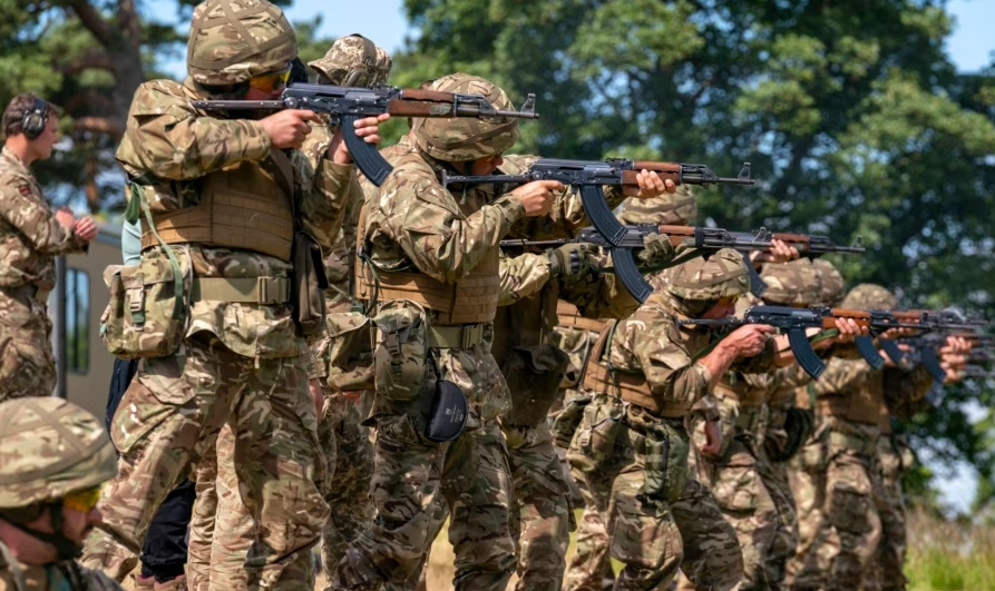 Ukrainasit “hyjnë” në territorin rus, raportohet për shpërthime dhe të shtëna me armë