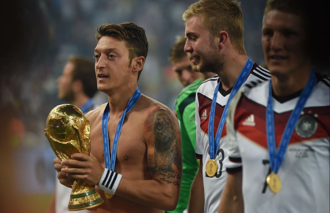 Zyrtare: Mesut Ozil tërhiqet nga futbolli