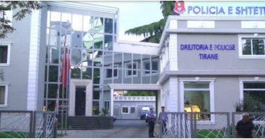 Shantazhonte qytetarët dhe u zhvaste para, arrestohet 20-vjeçari në Tiranë