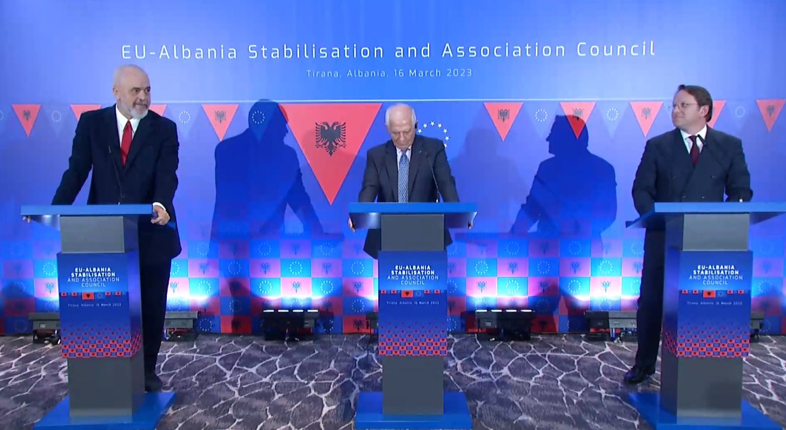 Rama konferencë me Borrell e Varhelyi: Shqipëria sot nuk është më në fund të trenit të integrimit