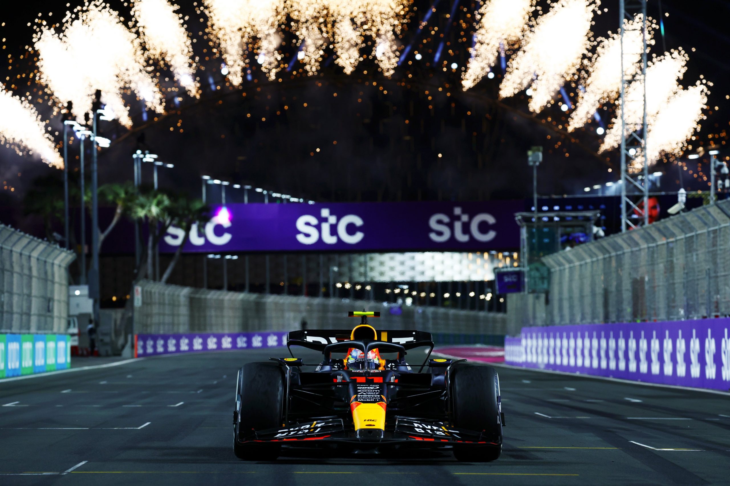 Formula 1/ Red Bull dominon pistën, Ferrari dhe Mercedes zhgënjejnë