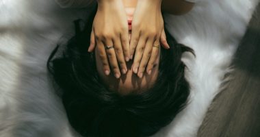 A shkakton melatonina makthe?