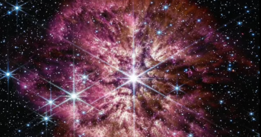 Teleskopi James Webb kap imazhet mahnitëse të një ylli në prag të vdekjes së tij