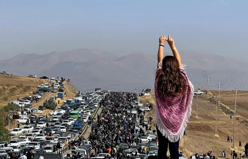 Irani fal 22,000 të arrestuar gjatë protestave masive