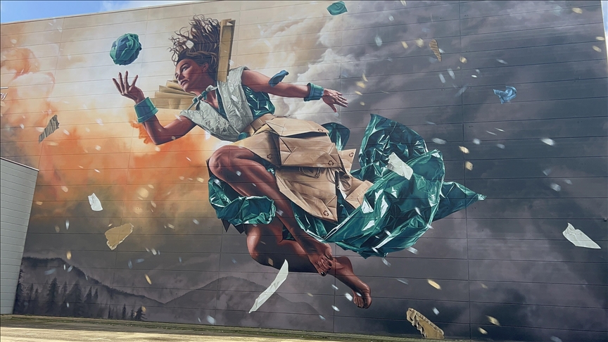 Piktura e vizatuar në një fabrikë riciklimi zgjidhet “murali më i mirë” për 2022