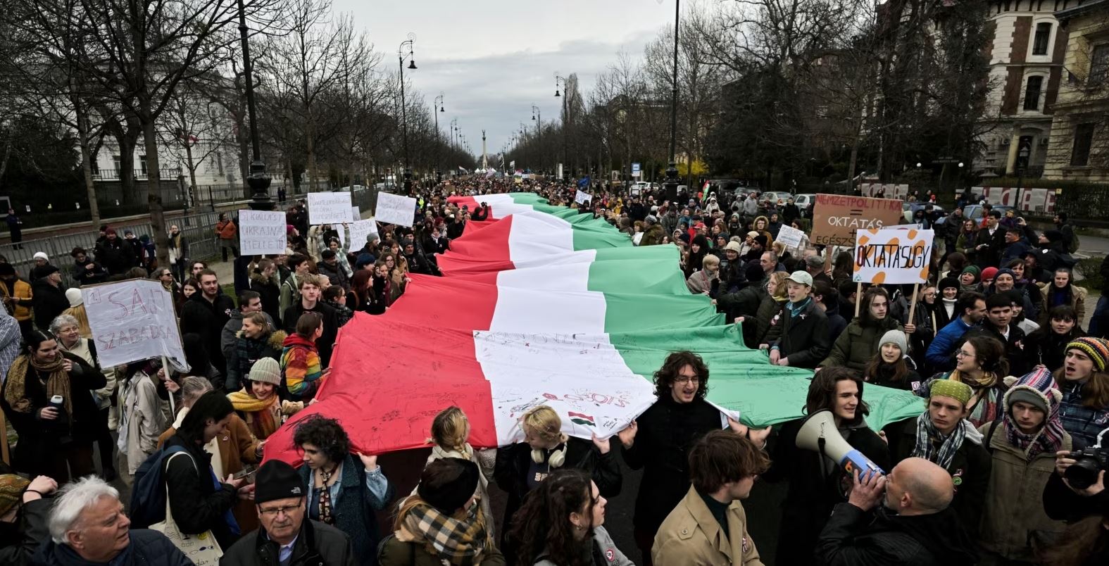 Studentët në Hungari protestojnë për reforma arsimore