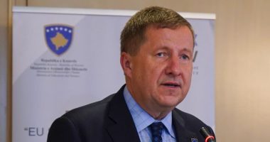 “E papranueshme, duhet dënuar”, ambasadori i BE-së në Kosovë reagon për incidentet në veri
