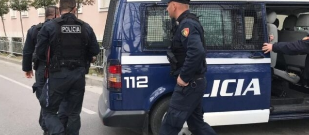 Goditi dhe kërcënoi policin, arrestohet 35-vjeçari në Tiranë