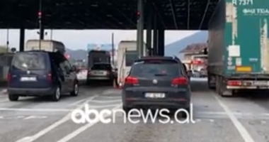 Vijnë pushues nga Kosova/ Mbi 3 mijë automjete hynë në kufi në orët e para të mëngjesit