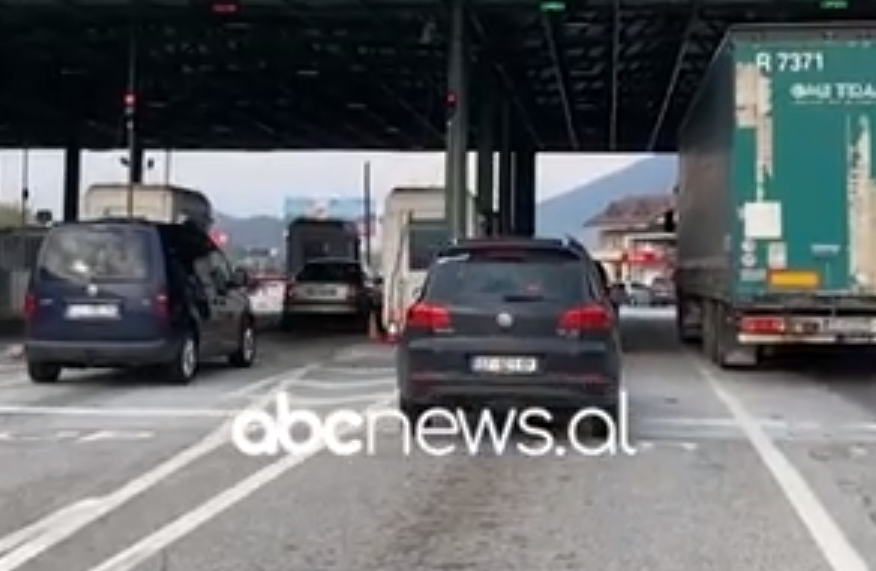 Vijnë pushues nga Kosova/ Mbi 3 mijë automjete hynë në kufi në orët e para të mëngjesit