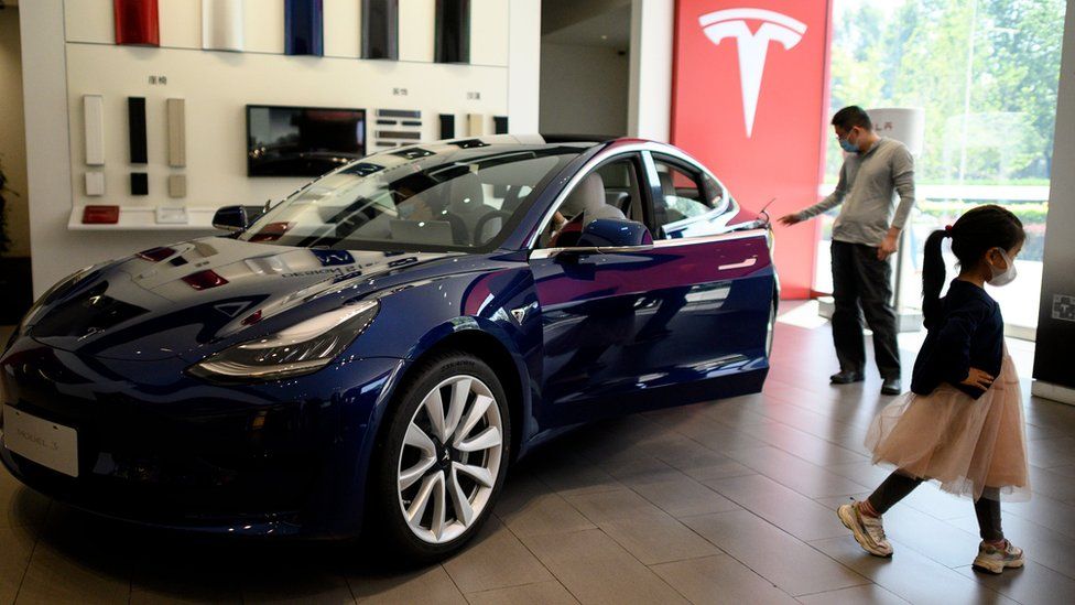 Tesla do të ndërtojë një fabrikë të re baterish në Kinë