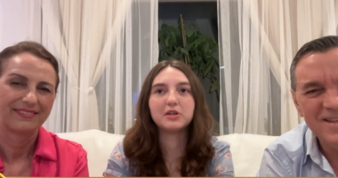 Vajza e Merita Halilit në gjurmët e prindërve, shkëlqen me muzikën xhaz në SHBA