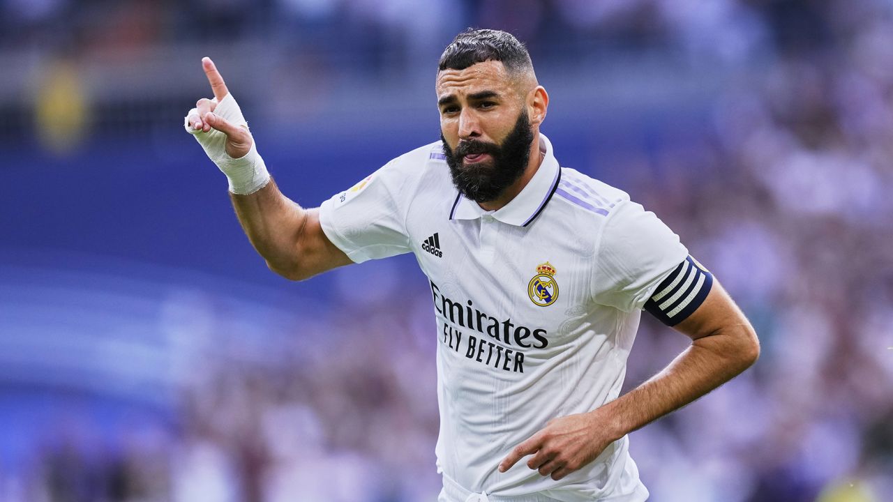 Tripletë për “rekord”, Karim Benzema “shkruan” historinë në La Liga