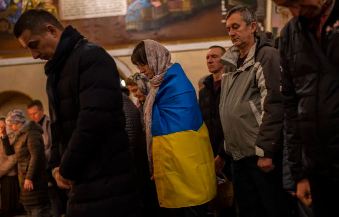 Ukrainë, përgjaken pashkët, rusët godasin kishën në Donetsk, një i vdekur, dy të plagosur