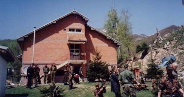 Kurti: Beteja e Koshares është një nga më të rëndësishmet në luftën e Kosovës për liri