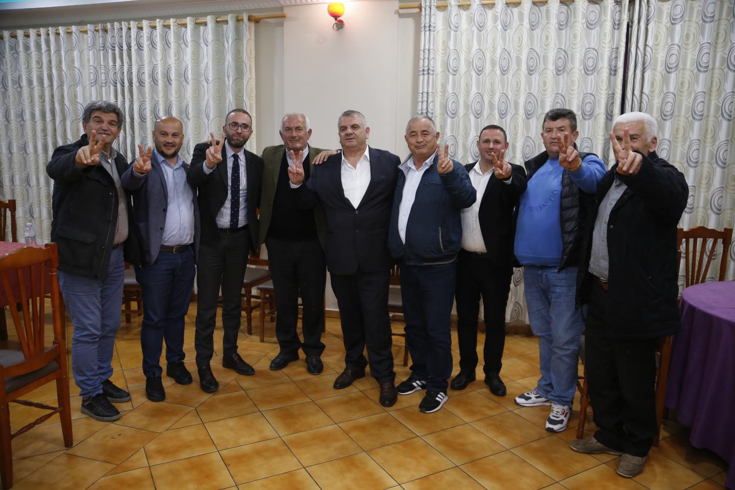“Foltorja na kërcënon kandidatët”/ Bardhi kundër Alibeajt, del në fushatë krah kandidatit të Berishës