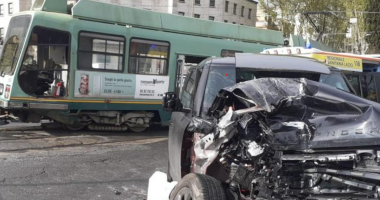 Tramvaji nuk “njeh” frena, “bomberi” i Lazio-s pëson aksidentin e frikshëm në “pikë” të mëngjesit