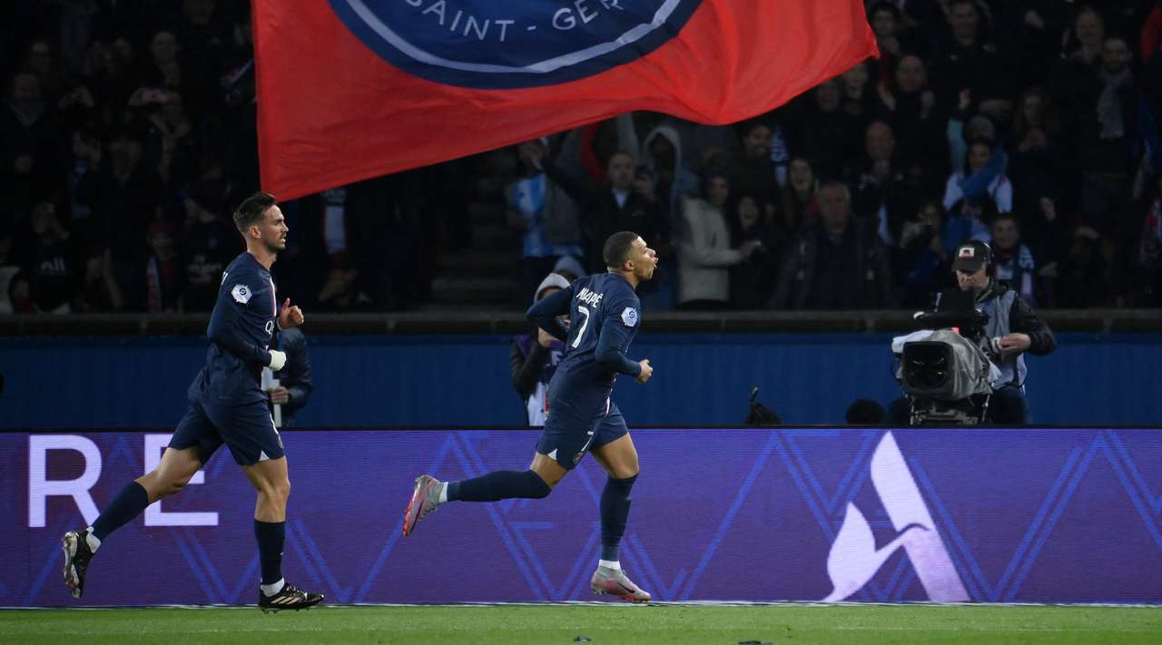 VIDEO/ Messi-Mbappe vendosin “fatet” e kampionatit, PSG mund pastër Lens në “Parc des Princes”