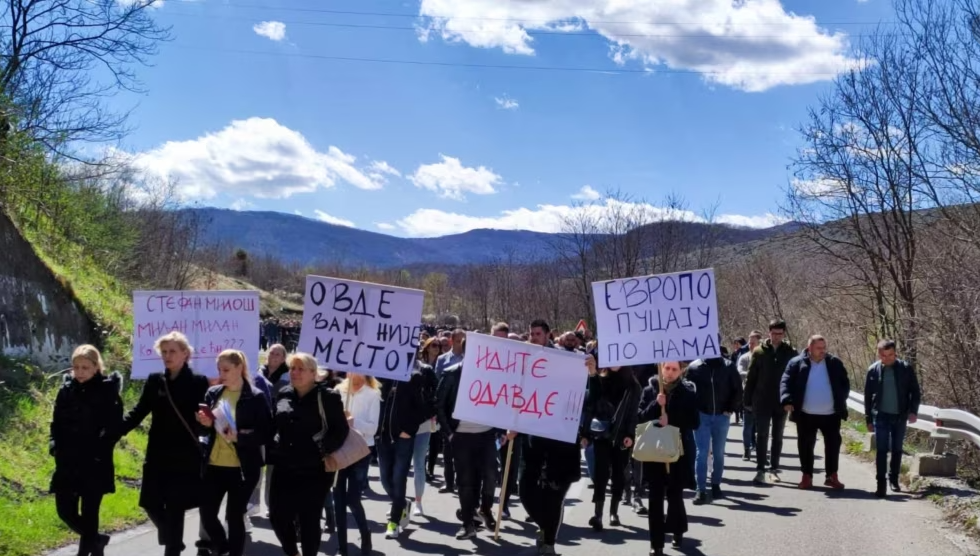 Protestojnë serbët në veri, kërkojnë tërheqjen e njësive speciale policore