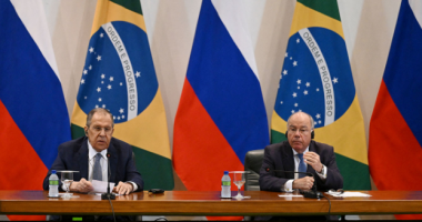 Lavrov: Rusia është e interesuar për t’i dhënë fund konfliktit në Ukrainë sa më shpejt të jetë e mundur