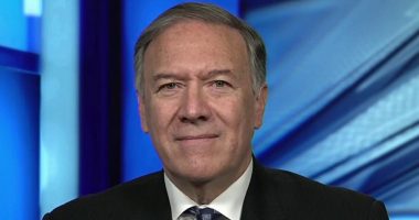 Mike Pompeo heq dorë nga kandidimi për president të SHBA-ve